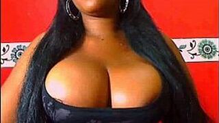 Ebony show Biig tits and big pussy in Webcam - porn video