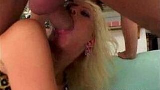 She visit her friend for anal and cum - porn video